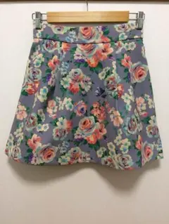 〈Lilidia〉花柄スカートのサムネイル
