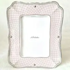 Noritake 　フォトフレーム　ピンク　ボーンチャイナ　新品未使用　箱付のサムネイル