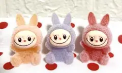 ラブブ　フロッキーフィギュア　おすわり　ミニフィギュア　ハンドメイド　3つセット