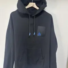 黒 フロントポケット パーカー
