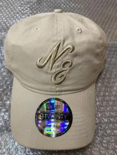 New Era Beige色ロゴ刺繍キャップ男女用フリ➖サイズ