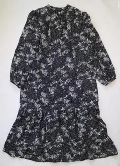 YEVS　モノトーン花柄長袖シャツワンピース　シック