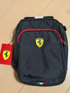 超希少 フェラーリFerrari ブラック ボディーバッグ メッセンジャーバッグ Ferrari（フェラーリ） バッグ ロゴ ハンドバッグ かばん チャック SF