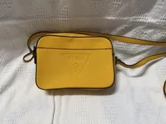 GUESS イエロー ショルダーバッグ