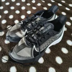 NIKE ZOOM GRAVITY グレー/ブラック 25cm