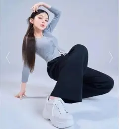 2025年最新】鈴木亜美 スニーカーの人気アイテム - メルカリ