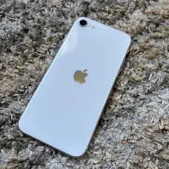 iPhone SE 第2世代　128G バッテリー79%