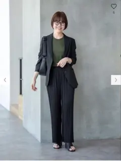 ユニクロ　プリーツワイドパンツ　黒