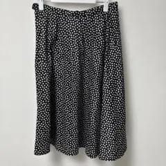 スカート フレアスカート ブラック ホワイト 黒 白 小花柄