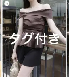 ポローラ ロマンティックサテンぺプラムトップス poláura - メルカリ