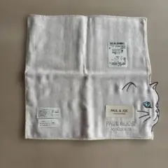 PAUL & JOE ACCESSOIRESの、猫の刺繍がとても可愛いハンカチのサムネイル