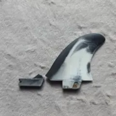 MR サーフボードフィン ホワイト/ブラック