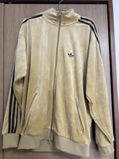 adidas ベロアトラックジャケット ベージュ L - メルカリ