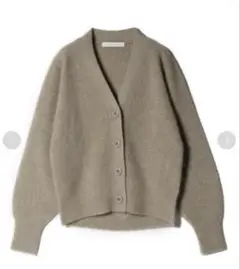 黒カーディガンvネック