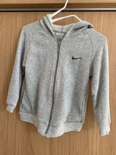 Nike グレー ジップアップパーカー サイズ110