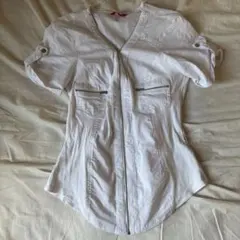 GUESS ホワイト 半袖シャツ Mのサムネイル