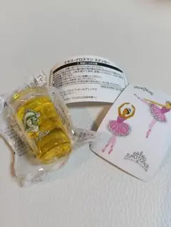 プラザ × 午後の紅 コラボ アイスティー キーホルダー & ステッカー
