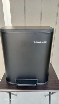 SONGMICS ゴミ箱20L ペダル式 蓋付き ステンレス製ダストボックス横型