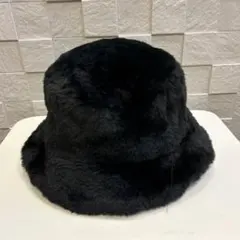 黒ファーバケットハット