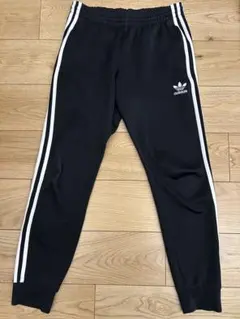 【送料無料】adidas 黒 ジョガーパンツ サイドストライプ