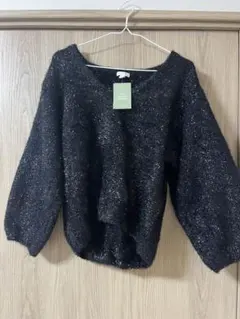 ラメ入り黒ニットセーター