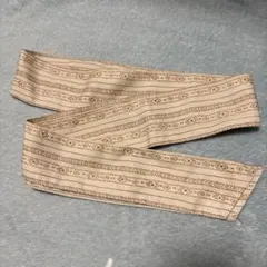 幾何学模様 ベージュ リボン