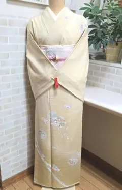 クリームベージュ付け下げと袋帯・帯揚げ・帯締めの4点フルセットのサムネイル