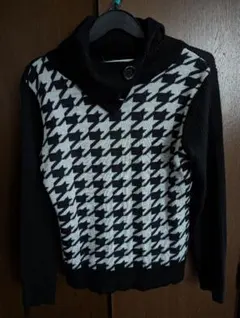 ハウンドトゥース柄タートルネックセーター