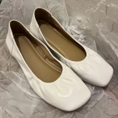 フラットシューズ