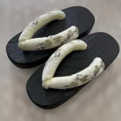 キッズ用下駄　長さ19cm 鼻緒アイボリーに葡萄柄