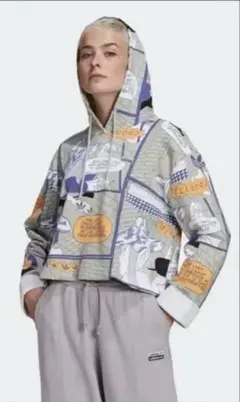 adidas パーカー　　M