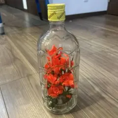 Suntory 花瓶型 置物 造花入りのサムネイル