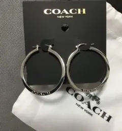 ✨新品 大特価✨コーチ シグネチャー エナメル ピアス ホワイトx 