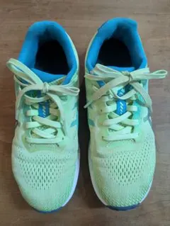 asics レーザービーム　ジュニア