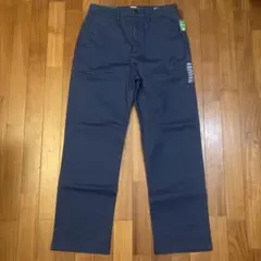 未使用　ギャップ ルーズフィット エッセンシャルカーキチノパンツのサムネイル