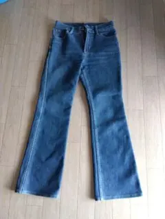 ビースリージーンズ