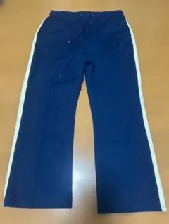 トラックパンツ