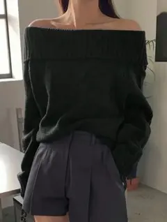 オフショルダー ブラック ニット