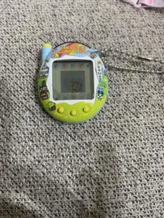 Tamagotchi Connection 緑/黄 チェーン付き