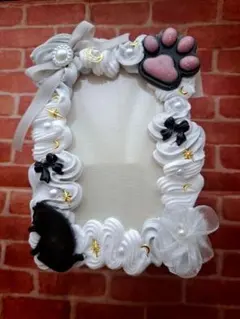 トレカケース　ホイップデコ　薄グレー×ホワイト　くろねこ　リボン　レース花