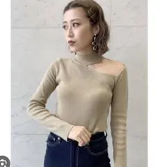 MURUA ショルダーカットタートルニット