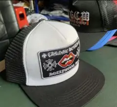 たーさん ロゴ刺繍入りトラッカーキャップ　クロムハーツ