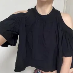 オフショルトップス　ブラックのサムネイル