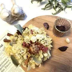 ナチュラルインテリアリース　フラワーアレンジ ケーキの様なリース　ドライフラワー