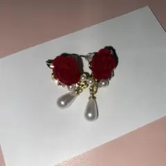 薔薇とパールのピアス新品未使用
