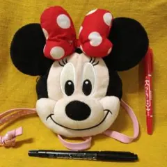 東京ディズニーリゾート　ミニーマウス　ぬいぐるみポシェット兼パスケース　赤リボン