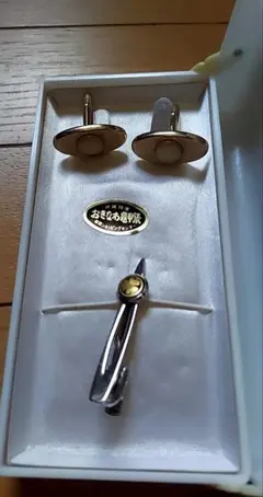 カフスボタンとネクタイピンセット