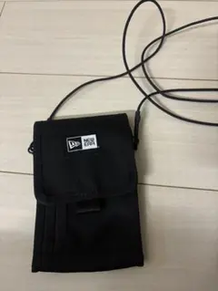 【NEW ERA】 ブラックショルダーバッグ
