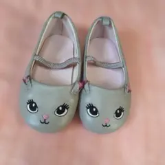 猫デザインのグレーキッズシューズ　H&Ｍのサムネイル