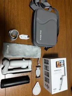 Insta360 Flow Pro スマホ用(3脚、磁気マウント、ケース付き)のサムネイル